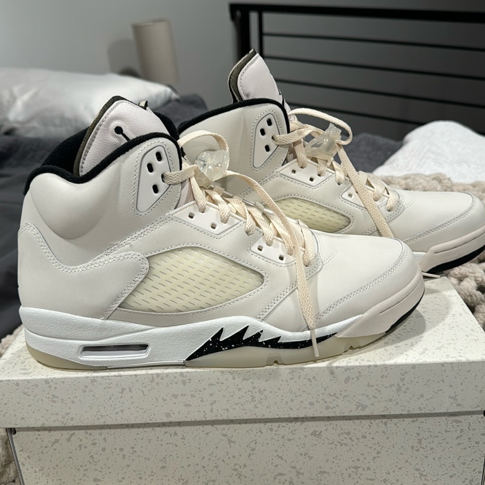 NWT Air Jordan 5 Retro SE size 12